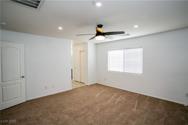 7927 Bartlett Peak Street, Las Vegas, NV 89166