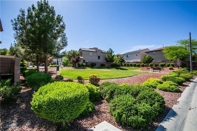 7927 Bartlett Peak Street, Las Vegas, NV 89166