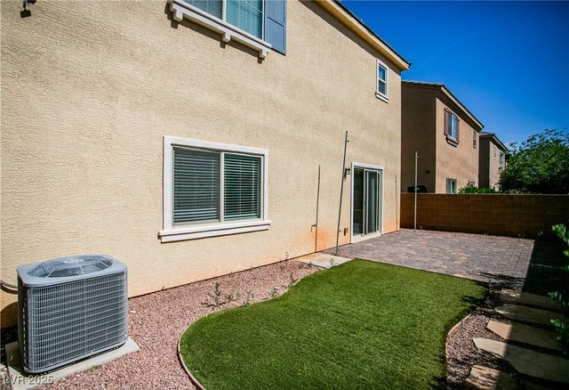 7927 Bartlett Peak Street, Las Vegas, NV 89166