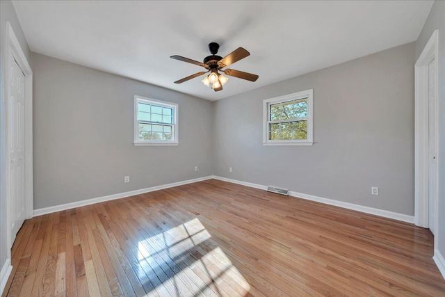 10 Chelsea DR, Roanoke, VA 24019