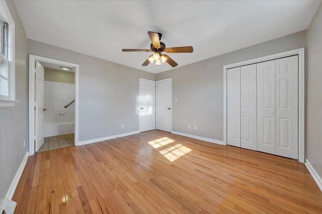 10 Chelsea DR, Roanoke, VA 24019