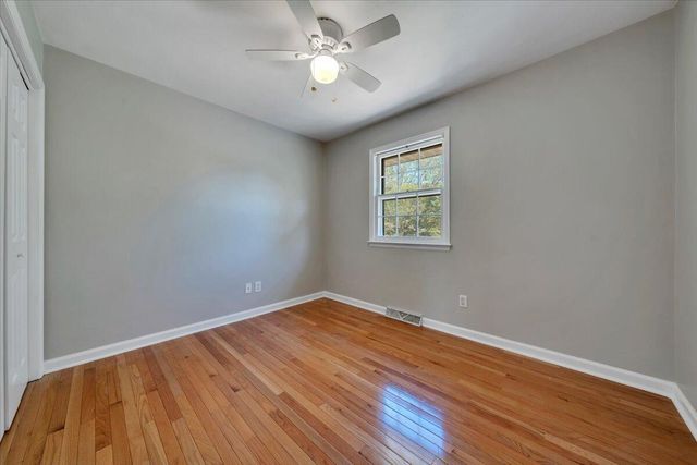 10 Chelsea DR, Roanoke, VA 24019