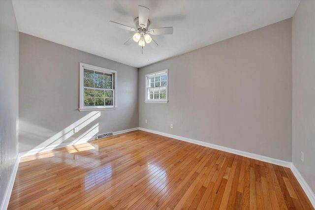 10 Chelsea DR, Roanoke, VA 24019