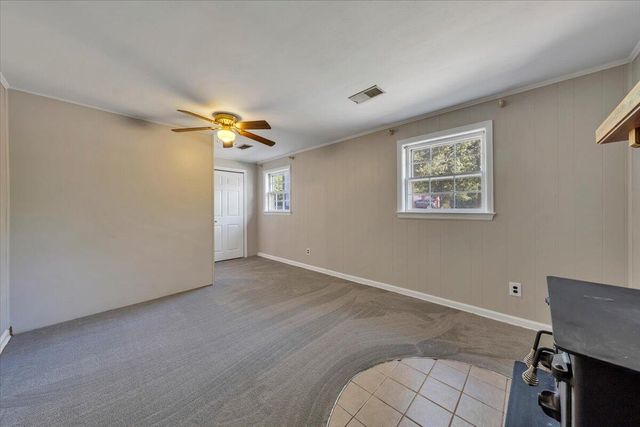 10 Chelsea DR, Roanoke, VA 24019