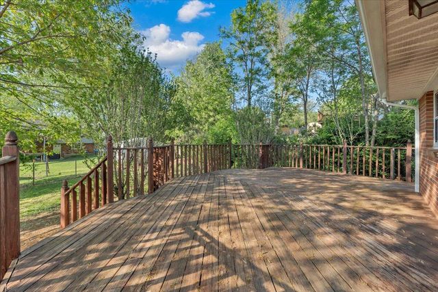 10 Chelsea DR, Roanoke, VA 24019