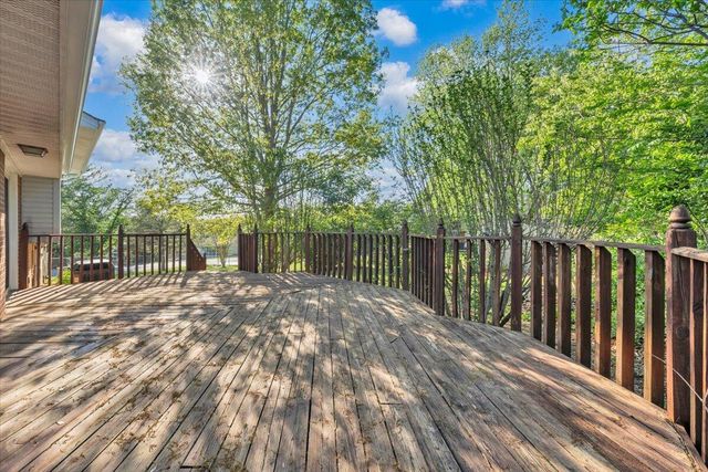 10 Chelsea DR, Roanoke, VA 24019