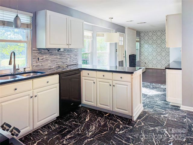 8509 Golf Ridge Drive, Charlotte, NC 28277