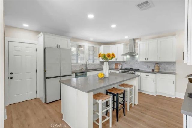 103 N Harvard, Los Angeles, CA 90004