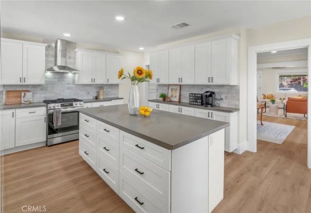 103 N Harvard, Los Angeles, CA 90004