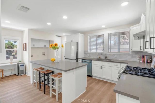 103 N Harvard, Los Angeles, CA 90004