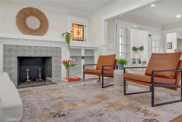 103 N Harvard, Los Angeles, CA 90004