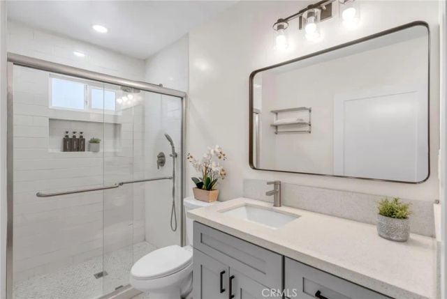 103 N Harvard, Los Angeles, CA 90004