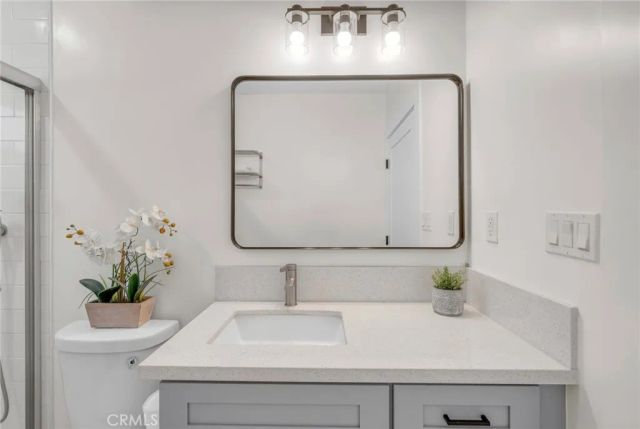 103 N Harvard, Los Angeles, CA 90004