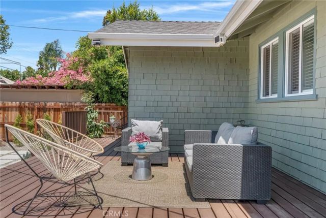 103 N Harvard, Los Angeles, CA 90004