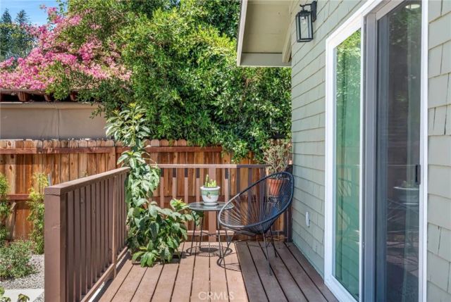 103 N Harvard, Los Angeles, CA 90004