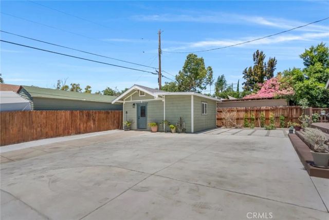 103 N Harvard, Los Angeles, CA 90004