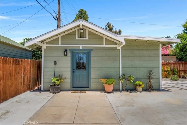 103 N Harvard, Los Angeles, CA 90004