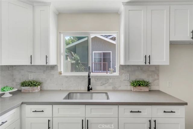 103 N Harvard, Los Angeles, CA 90004