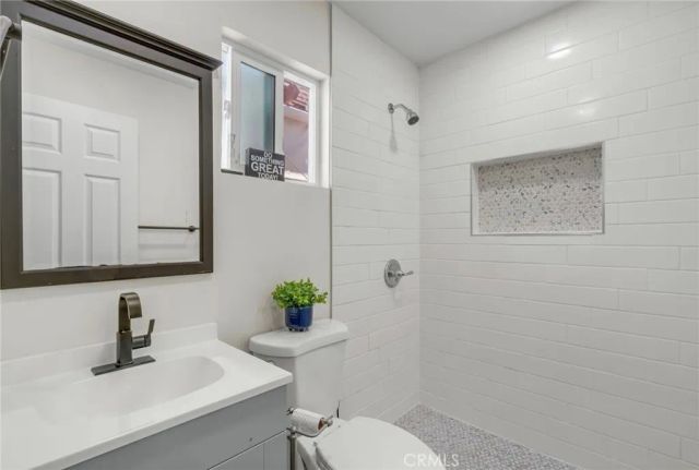 103 N Harvard, Los Angeles, CA 90004