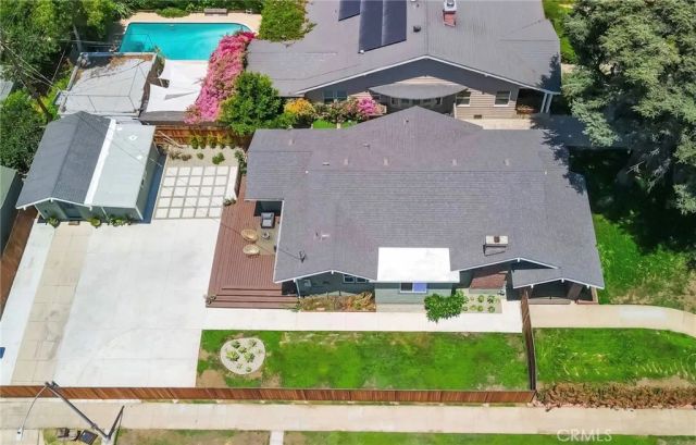 103 N Harvard, Los Angeles, CA 90004