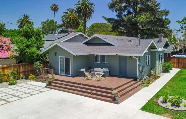 103 N Harvard, Los Angeles, CA 90004