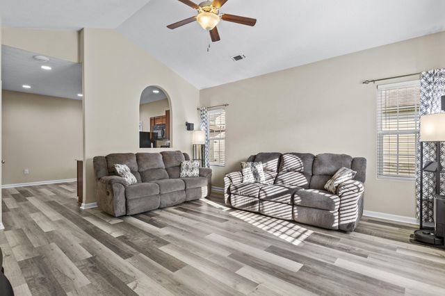 135 Paul Revere Drive, Georgetown, KY 40324