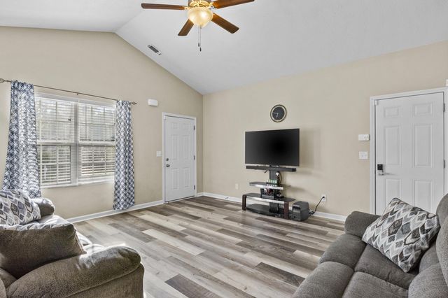 135 Paul Revere Drive, Georgetown, KY 40324