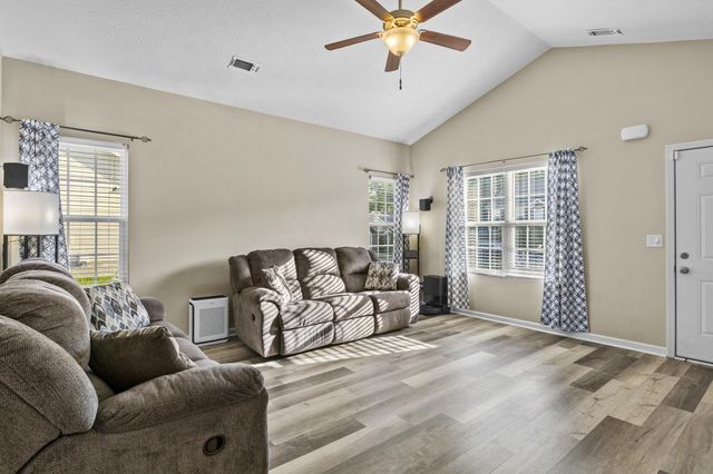 135 Paul Revere Drive, Georgetown, KY 40324