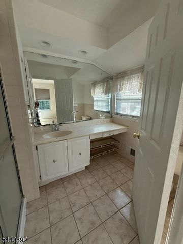 1701 Deerfield Dr, Edison Twp., NJ 08820