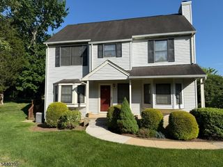 1701 Deerfield Dr, Edison Twp., NJ 08820