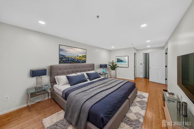 167 Vasser Drive, Piscataway, NJ 08854