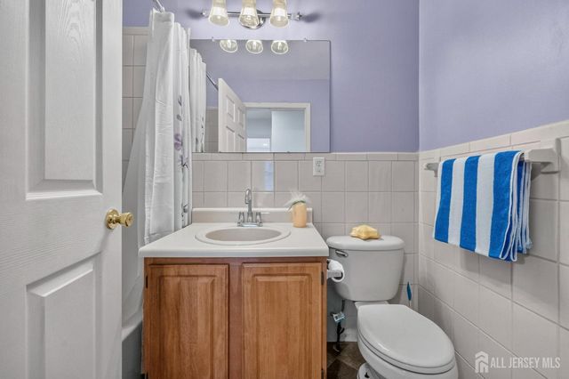 167 Vasser Drive, Piscataway, NJ 08854