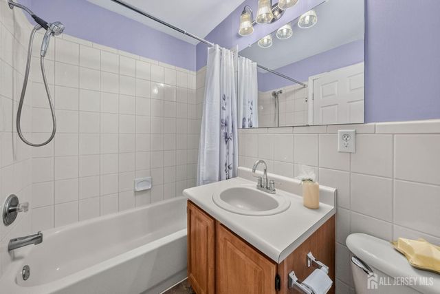 167 Vasser Drive, Piscataway, NJ 08854