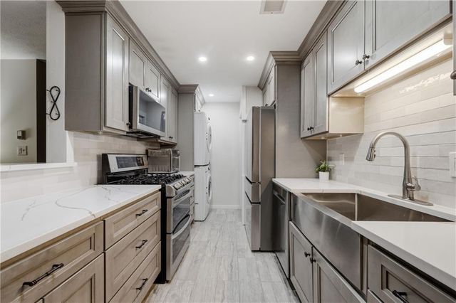 515 Berkeley Woods Drive, Duluth, GA 30096