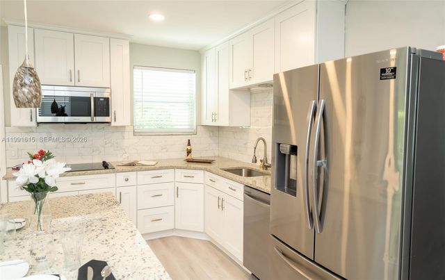 2230 SW 60th Ct, Miami, FL 33155