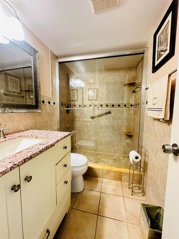 86 Markham E, Deerfield Beach, FL 33442