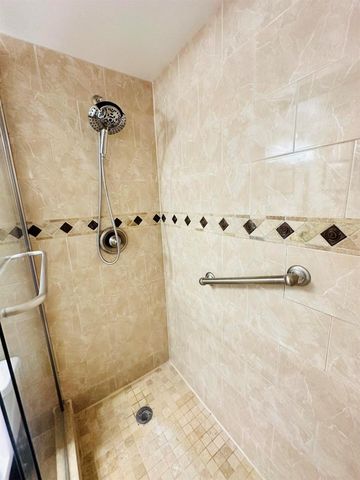 86 Markham E, Deerfield Beach, FL 33442