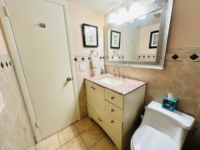 86 Markham E, Deerfield Beach, FL 33442