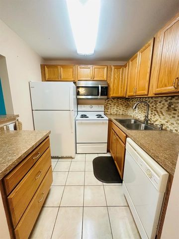 86 Markham E, Deerfield Beach, FL 33442