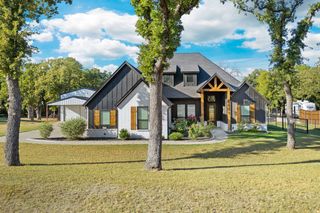 1104 Horizon Trace Drive, Azle, TX 76020