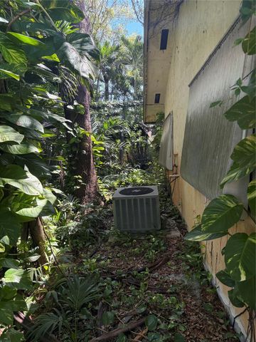 2109 Pinehurst Drive, West Palm Beach, FL 33407