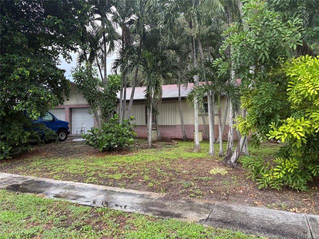 2109 Pinehurst Drive, West Palm Beach, FL 33407