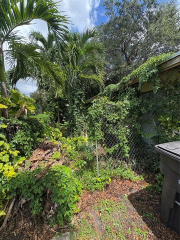 2109 Pinehurst Drive, West Palm Beach, FL 33407
