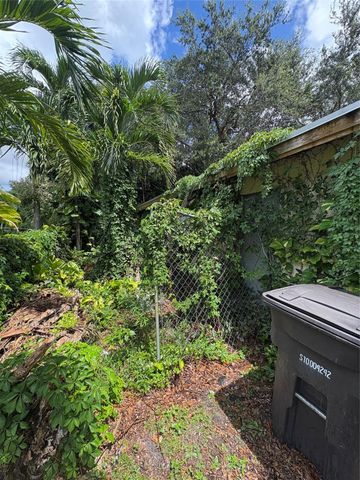 2109 Pinehurst Drive, West Palm Beach, FL 33407
