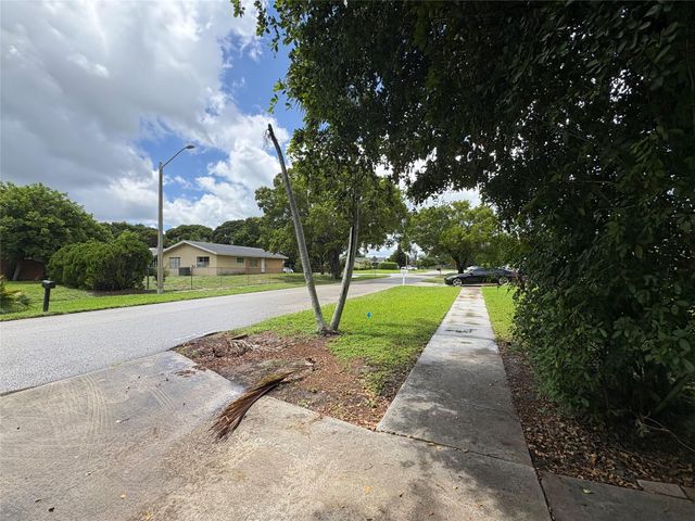 2109 Pinehurst Drive, West Palm Beach, FL 33407
