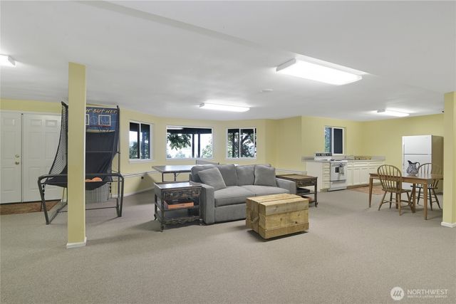 6538 Young Road NW, Olympia, WA 98502