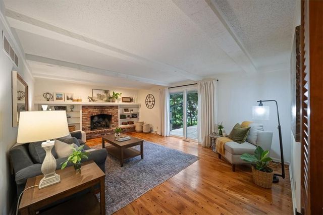 8622 Broadmoor Street, Overland Park, KS 66212