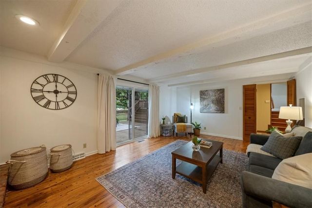 8622 Broadmoor Street, Overland Park, KS 66212