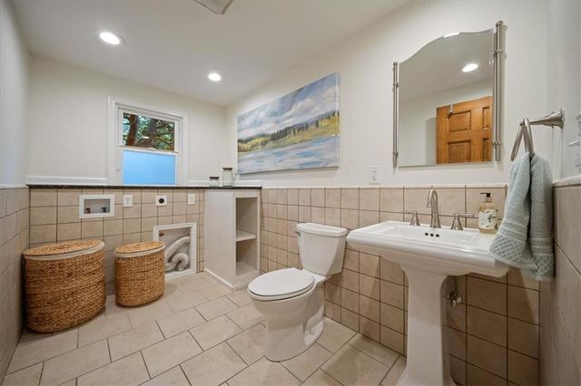 8622 Broadmoor Street, Overland Park, KS 66212