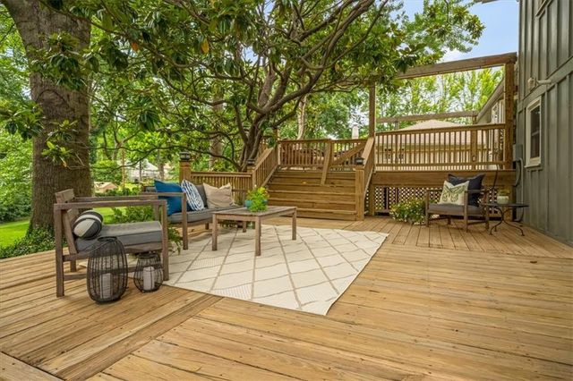 8622 Broadmoor Street, Overland Park, KS 66212